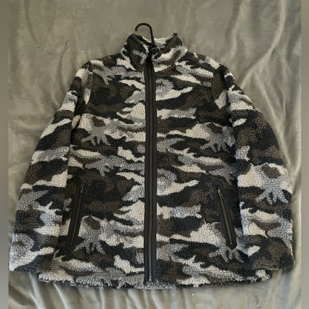 Women’s Camo Sherpa Jacket